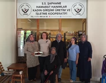 kutahyali-hamarat-hanimlarin-hedefi-markalasma-ve-ihracat-TWJLY9SE.jpg