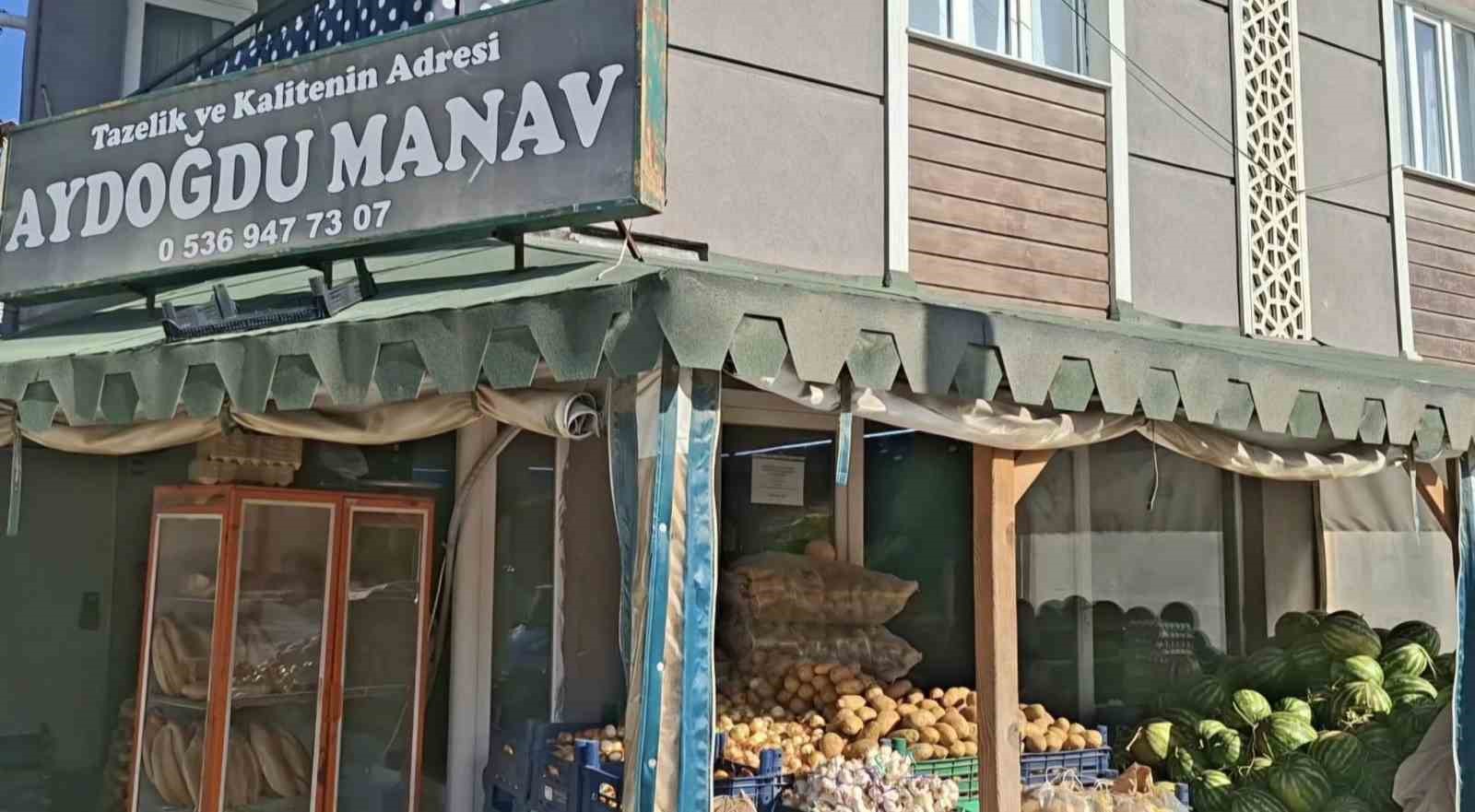 kutahyali manavin eliyle karpuz soyma videosu sosyal medyada viral oldu 0 fhakiw5D