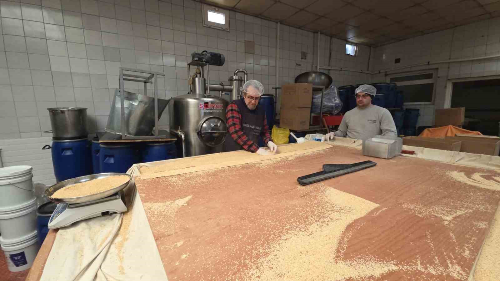 kutahyanin 128 yillik ramazan lezzeti pasa helvasi 10 AecChCn3