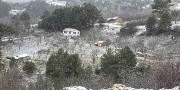 kutahyanin-yuksek-kesimleri-mevsimin-ilk-kariyla-beyaza-burundu-Ol1qKp9M.jpg