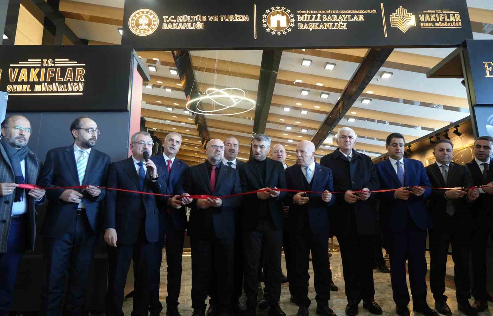 kutsal emanetlerin anadolu yolculugu erzurumdan basladi 15 2A1l2uSu