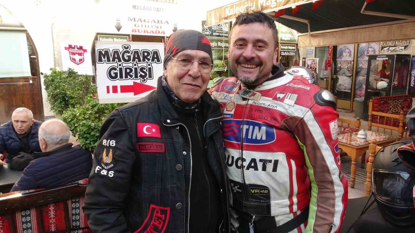 Kutsal toprak sevgisi zorluk tanımadı, motosiklet tutkunları iki teker üzerinde umre yolculuğuna çıktı 4 kutsal toprak sevgisi zorluk tanimadi motosiklet tutkunlari iki teker uzerinde umre yolculuguna cikti 0 iqNitlCz