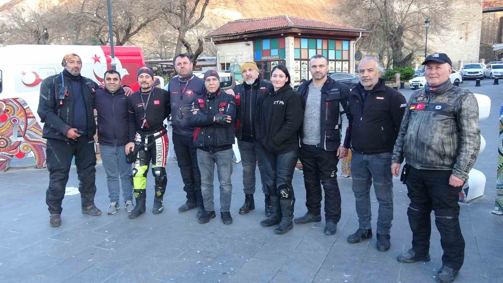 Kutsal toprak sevgisi zorluk tanımadı, motosiklet tutkunları iki teker üzerinde umre yolculuğuna çıktı 7 kutsal toprak sevgisi zorluk tanimadi motosiklet tutkunlari iki teker uzerinde umre yolculuguna cikti 3 fOTeb7Yn