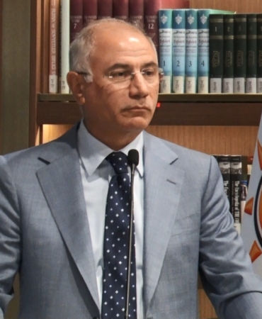 kutuphane-sohbetlerinde-erdem-beyazit-yad-edildi-hZHj1flx.jpg