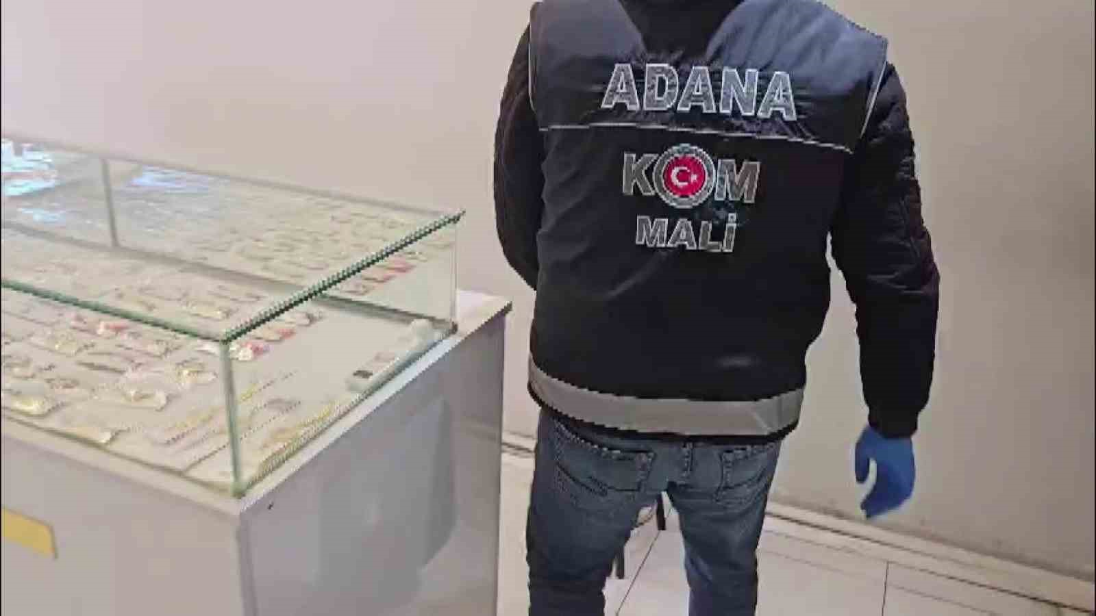 Kuyumcu görünümlü tefecilere operasyon: 5 şüpheli yakalandı 4 kuyumcu gorunumlu tefecilere operasyon 5 supheli yakalandi 0 HWSIOdCO