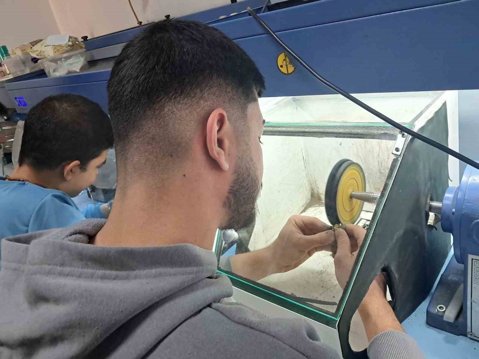 kuyumculuk meslegi yeni nesille bulusuyor 2 jMJrMNuj
