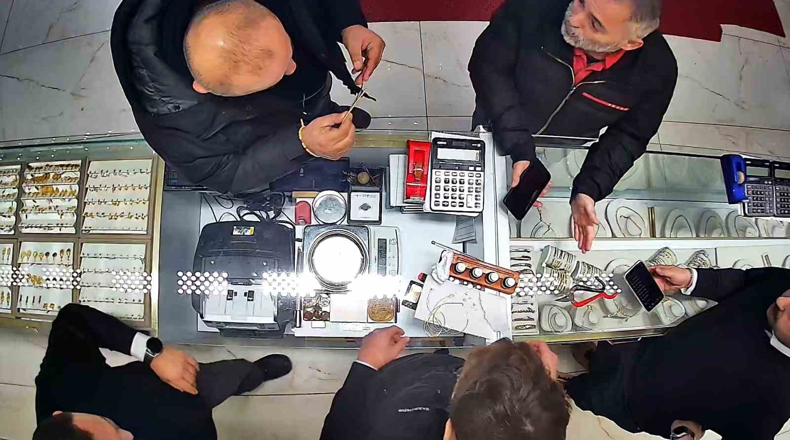 kuyumcuya yakalaninca sahte altinlari teklif etti bunlar sende kalsin 2 35Q7SHHQ