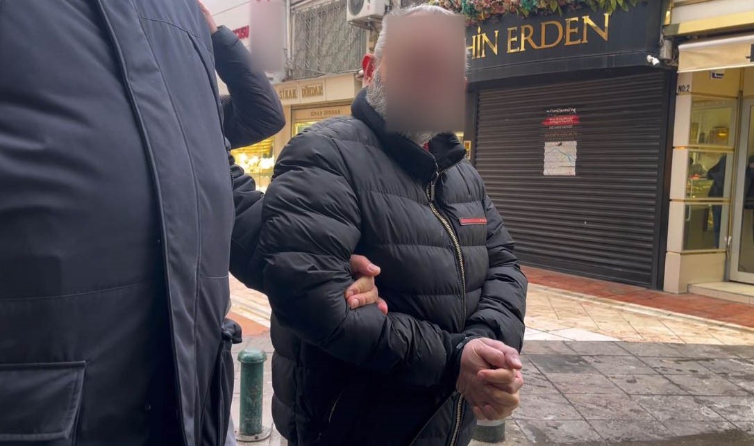 kuyumcuya yakalaninca sahte altinlari teklif etti bunlar sende kalsin 4 1Epyah4g