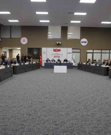 kuzey-anadolu-ve-dogu-anadolu-fay-zonu-arasinda-yer-alan-elazigda-il-afet-risk-J45HdRcC.jpg