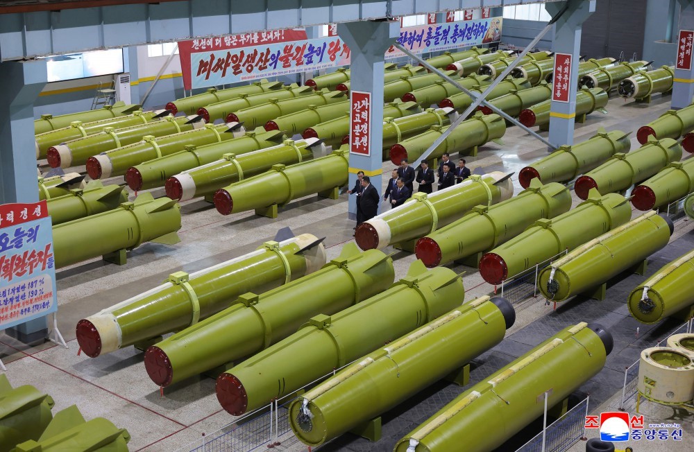 kuzey kore lideri kim fuze ve top mermisi uretimini artirma talimati verdi 9 k4tK5KXk