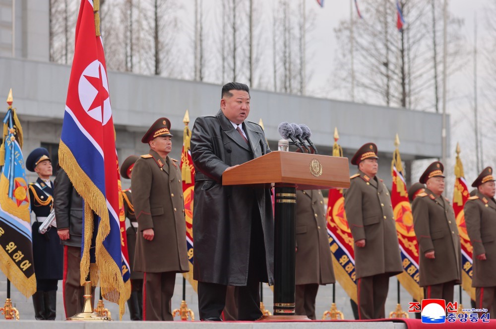 Kuzey Kore lideri Kim, Kursk cephesinden dönen askerlerini devlet nişanı ile onurlandırdı 4 kuzey kore lideri kim kursk cephesinden donen askerlerini devlet nisani ile onurlandirdi 0