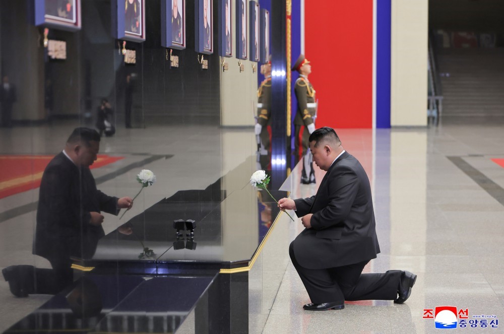 Kuzey Kore lideri Kim, Kursk cephesinden dönen askerlerini devlet nişanı ile onurlandırdı 14 kuzey kore lideri kim kursk cephesinden donen askerlerini devlet nisani ile onurlandirdi 10 Mrw2mAYB