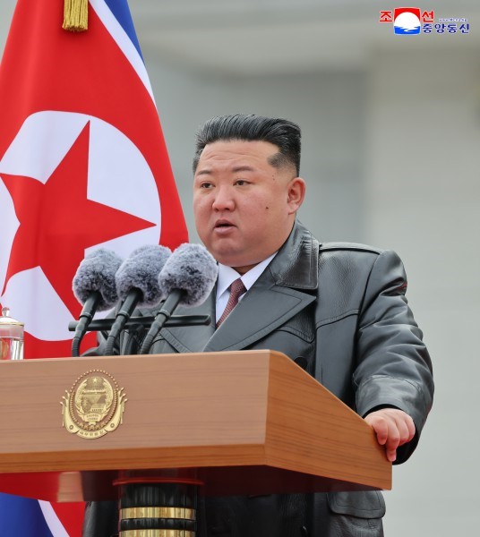 Kuzey Kore lideri Kim, Kursk cephesinden dönen askerlerini devlet nişanı ile onurlandırdı 21 kuzey kore lideri kim kursk cephesinden donen askerlerini devlet nisani ile onurlandirdi 17 wlWJJyWH
