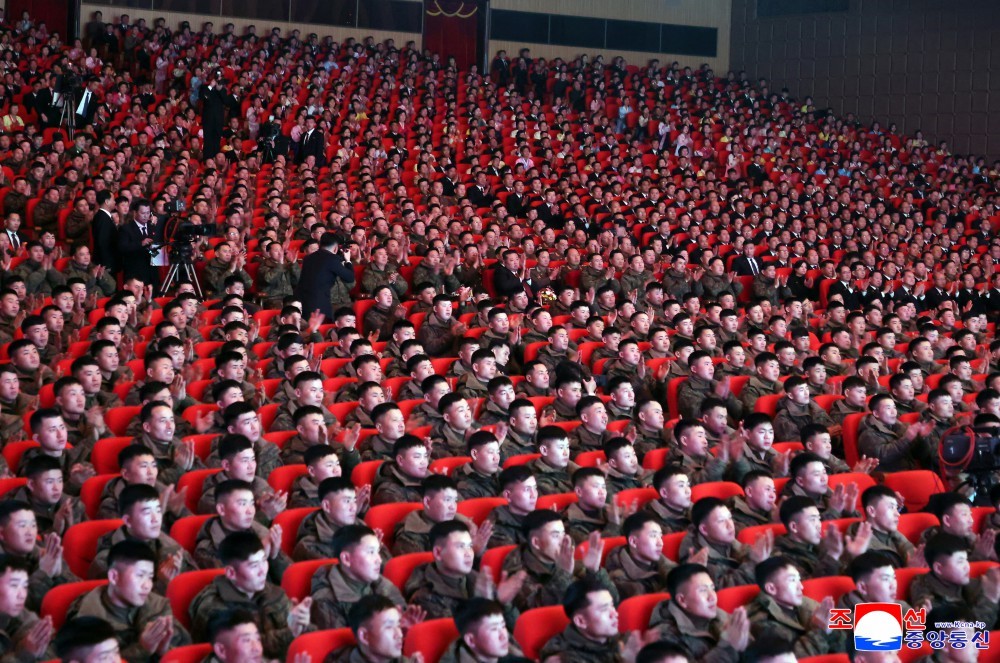 Kuzey Kore lideri Kim, Kursk cephesinden dönen askerlerini devlet nişanı ile onurlandırdı 9 kuzey kore lideri kim kursk cephesinden donen askerlerini devlet nisani ile onurlandirdi 5