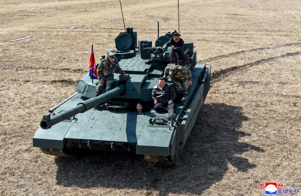 kuzey korede tank birliklerinin katilimiyla taktik saldiri tatbikati 12 PQDCfSKr