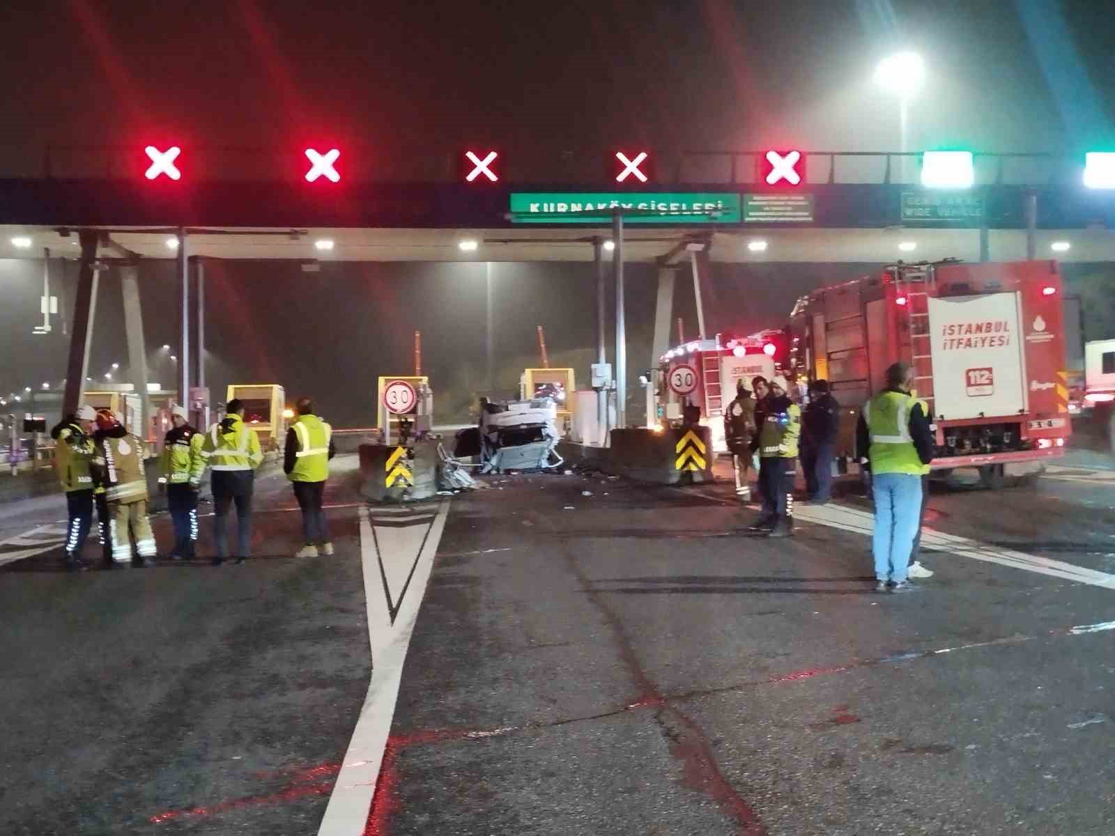 Kuzey Marmara Otoyolu Kurnaköy gişelerinde otomobil takla attı: 2 yaralı 4 kuzey marmara otoyolu kurnakoy giselerinde otomobil takla atti 2 yarali 0 uAgmN2rf