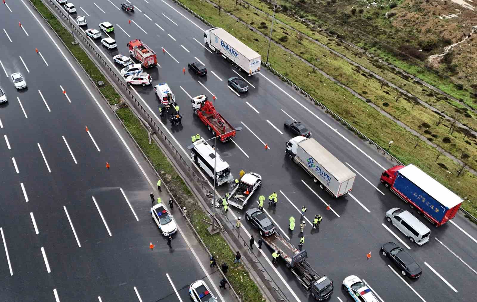 Kuzey Marmara Otoyolu’nda 1 polisin şehit olduğu kaza yeri havadan görüntülendi 7 kuzey marmara otoyolunda 1 polisin sehit oldugu kaza yeri havadan goruntulendi 3 g2FaPY3C