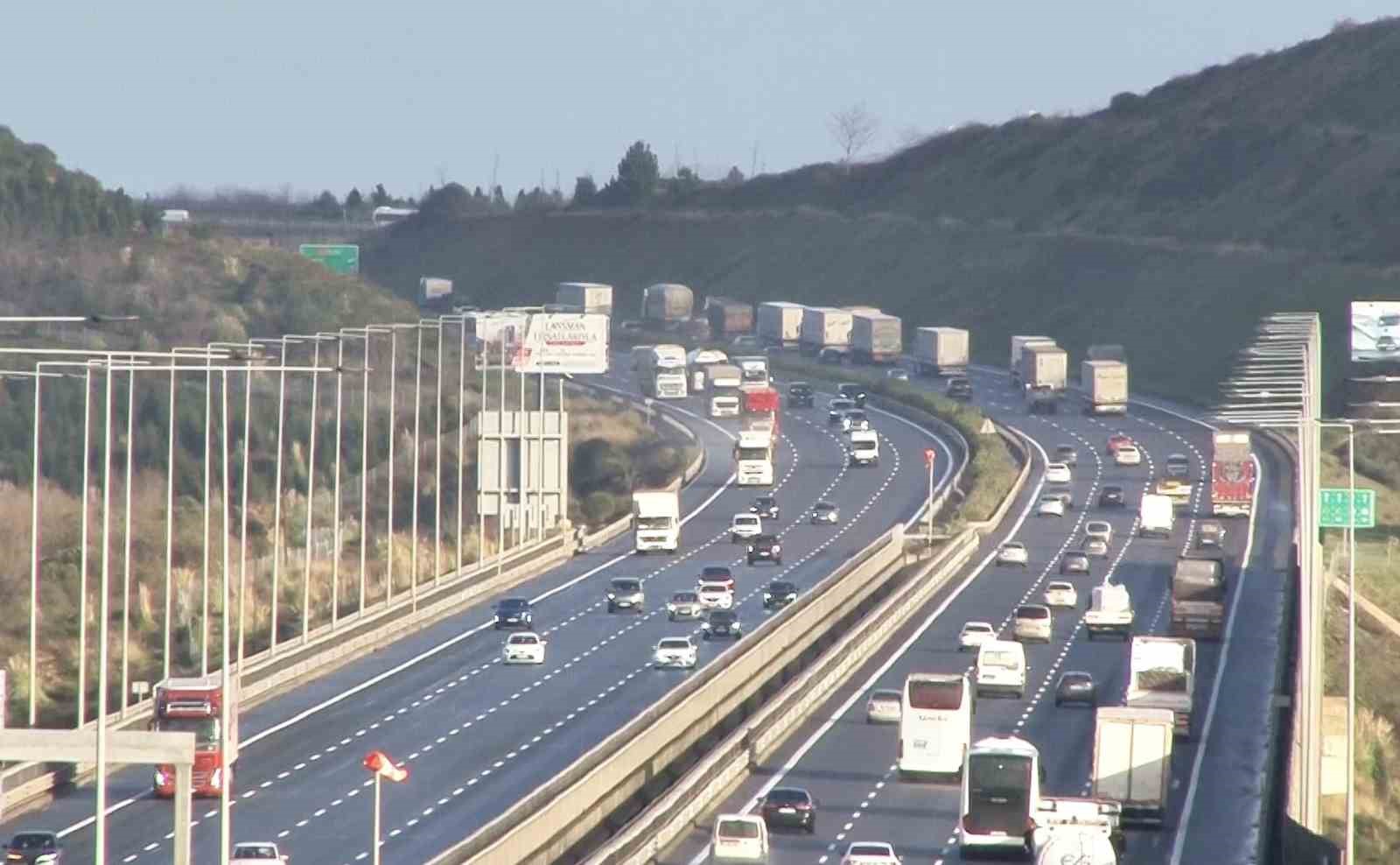 kuzey marmara otoyolunda tirlarin lodosla imtihani 1 2PO2MqcE