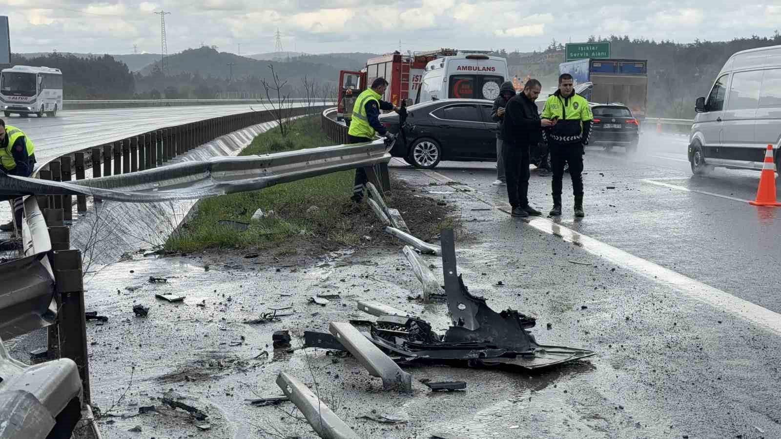 kuzey marmara otoyolunda yagis kazayi beraberinde getirdi 3 arac birbirine girdi 8 23nH9SWK