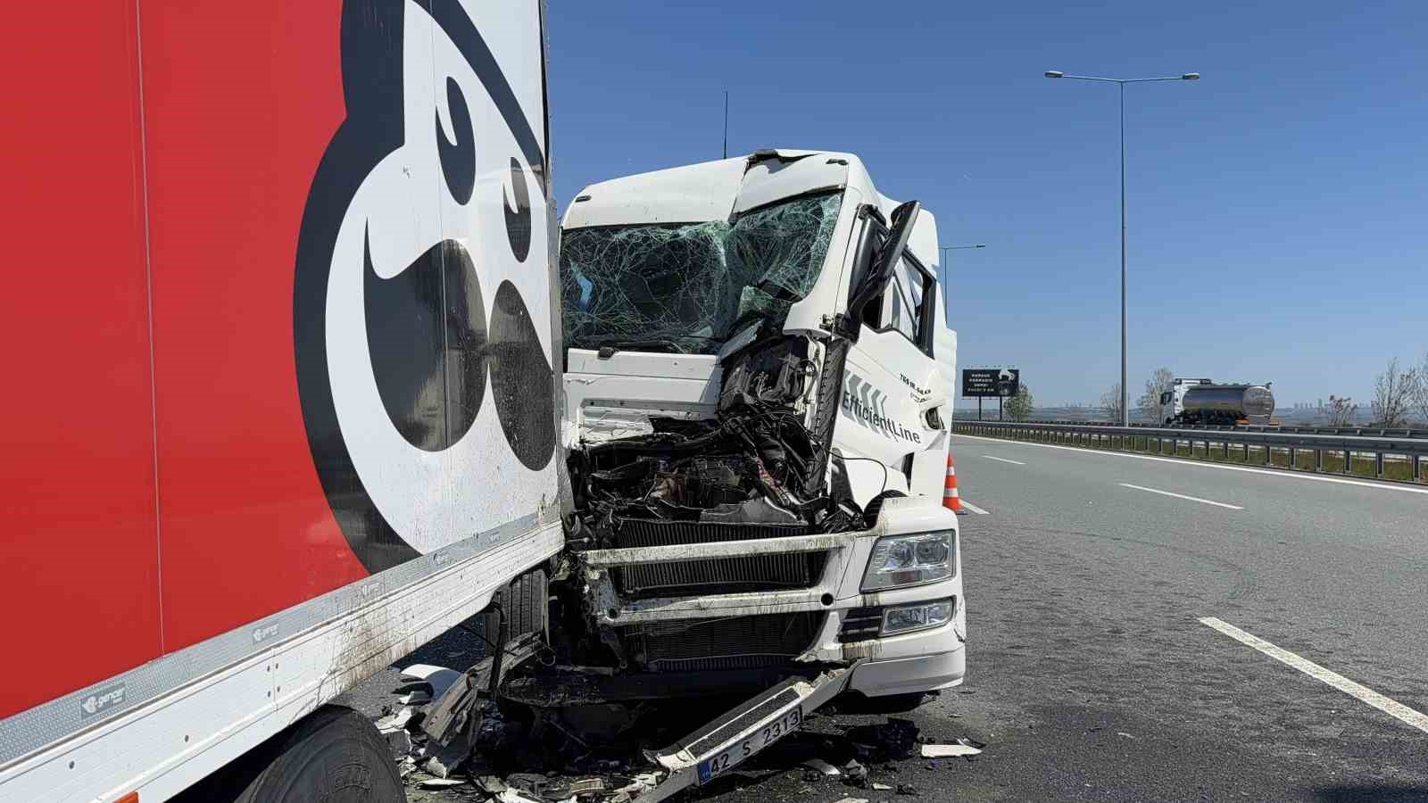 kuzey marmara otoyolunda zincirleme kaza 1 yarali 0 acaV6Sf2
