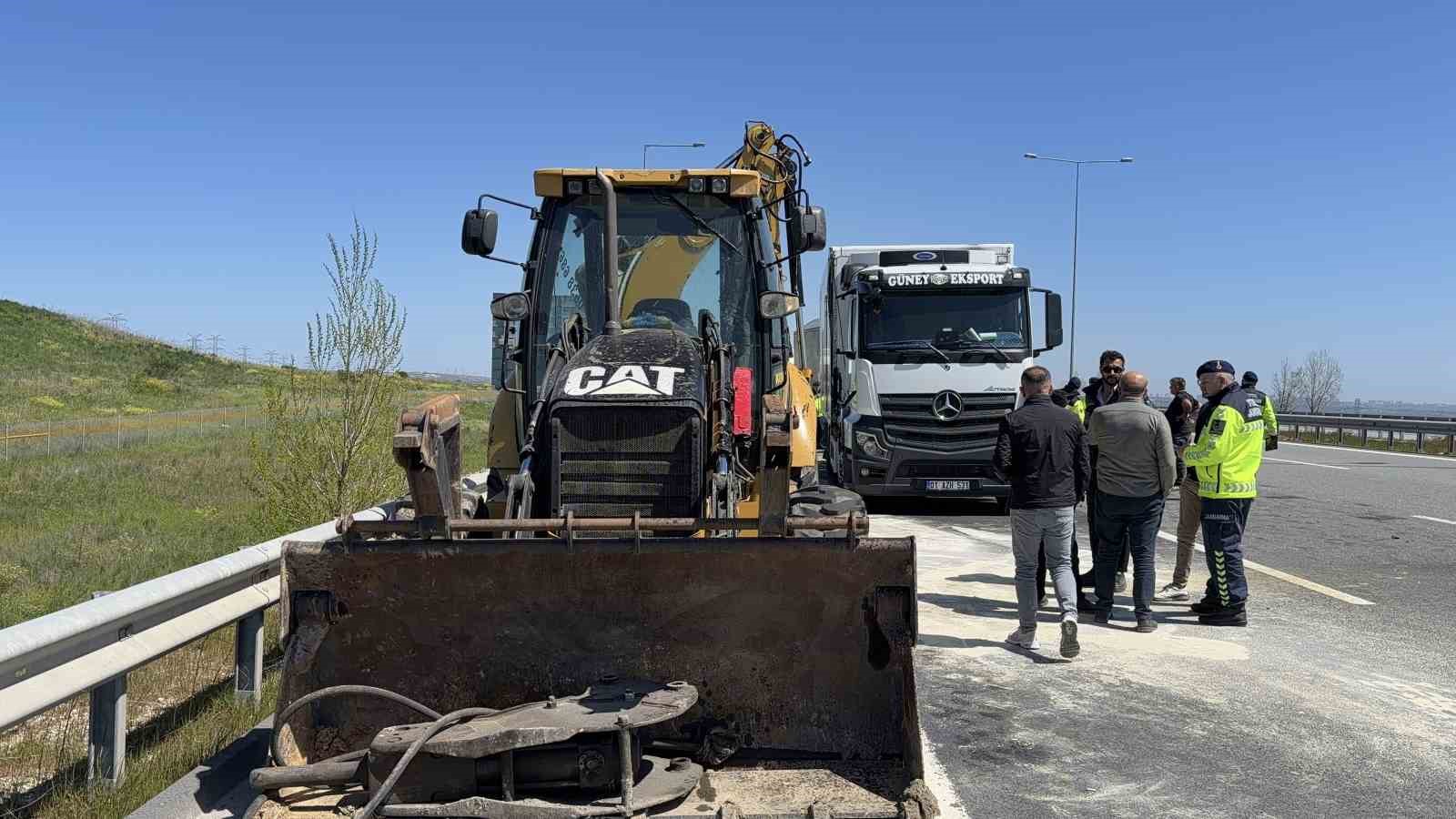 kuzey marmara otoyolunda zincirleme kaza 1 yarali 3 JEYM5heZ