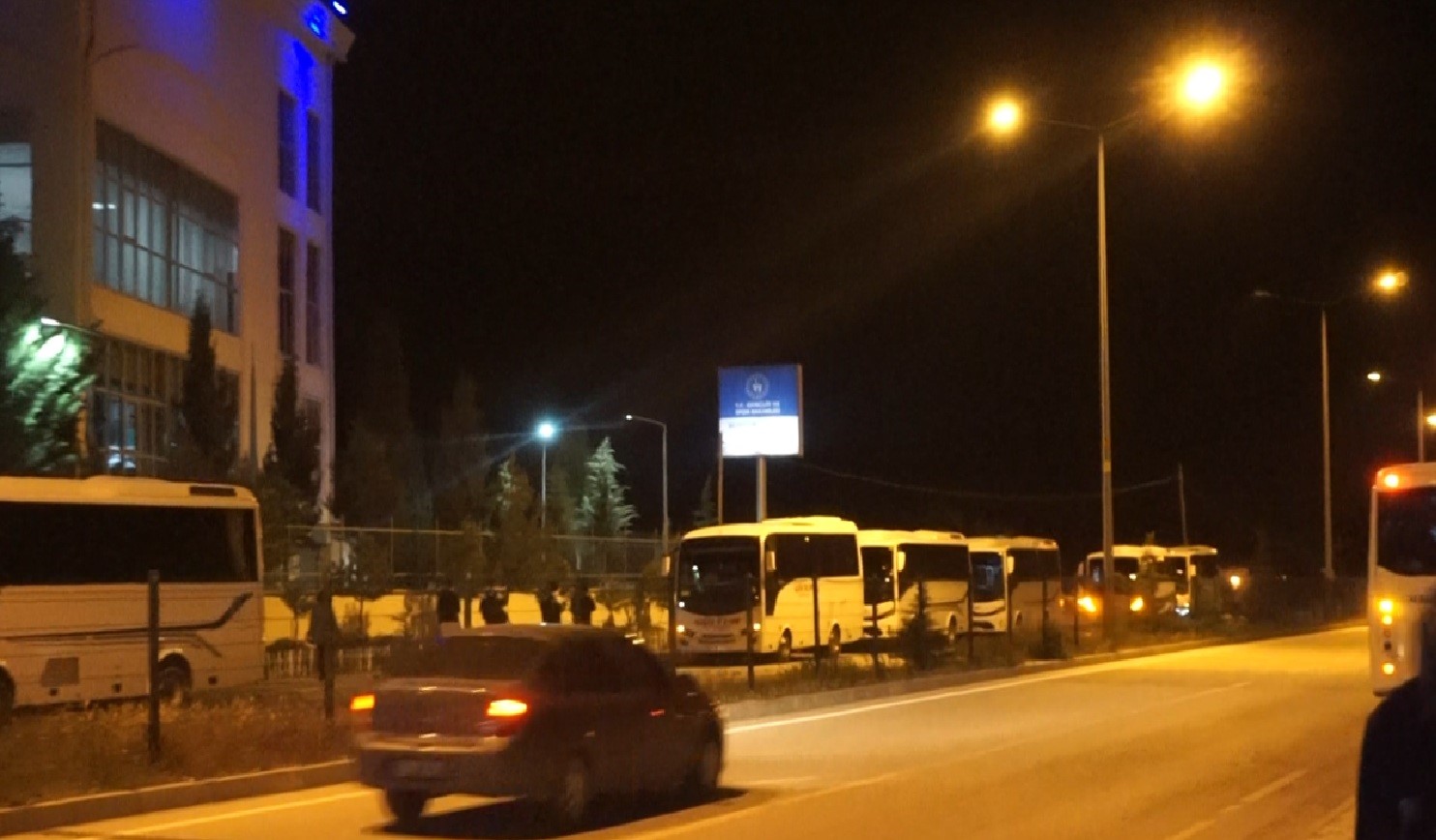 KYK yurdunda temizlik malzemeleri devrildi, kimyasal tepkime sebebiyle öğrenciler tahliye edildi 7 kyk yurdunda temizlik malzemeleri devrildi kimyasal tepkime sebebiyle ogrenciler tahliye edildi 3 pCBEJEFL