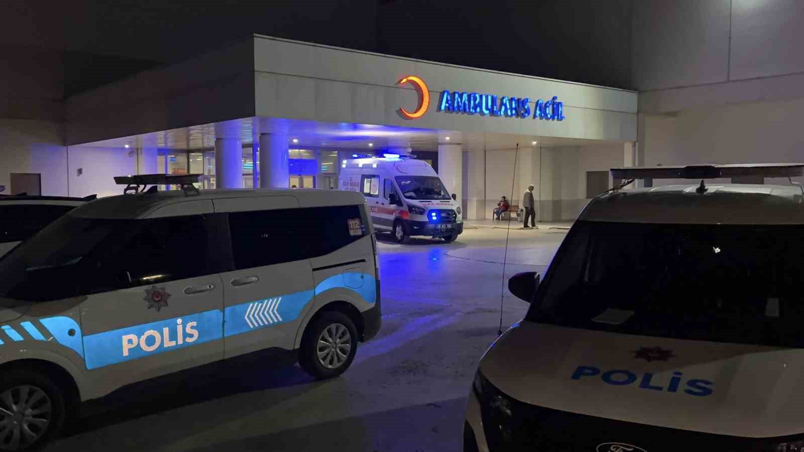 ’Laf atma’ kavgası kanlı bitti: 1 ölü, 1’i ağır 2 yaralı 7 laf atma kavgasi kanli bitti 1 olu 1i agir 2 yarali 3 cBhbL3m2