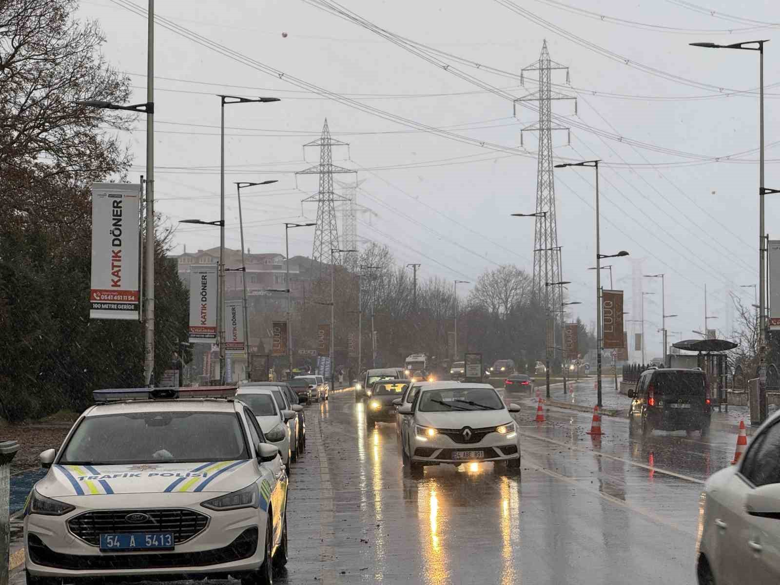 lapa lapa yagdi aniden bitti kampuste kar sadece 5 dakika surdu 5 7cJgptOp
