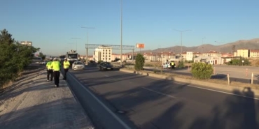lastigi-patlayan-servis-araci-sarampole-devrildi-5-yarali-xaFqYZmg.jpg