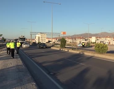 lastigi-patlayan-servis-araci-sarampole-devrildi-5-yarali-xaFqYZmg.jpg