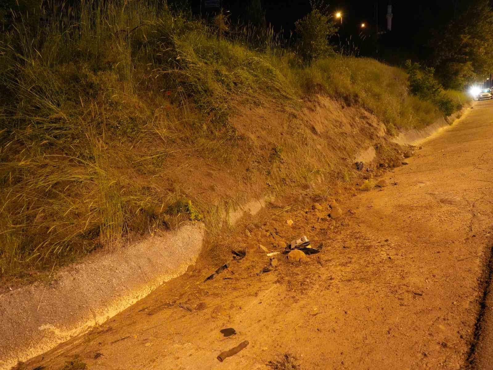 lastigi patlayan tir once su kanalina sonra refuje carpti 1 yarali 4 jftF4tmN