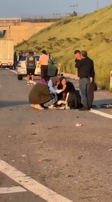 lastigi patlayan yolcu otobusunde can pazari muavin kopan kapidan asagi uctu 4 k5n9e9q1