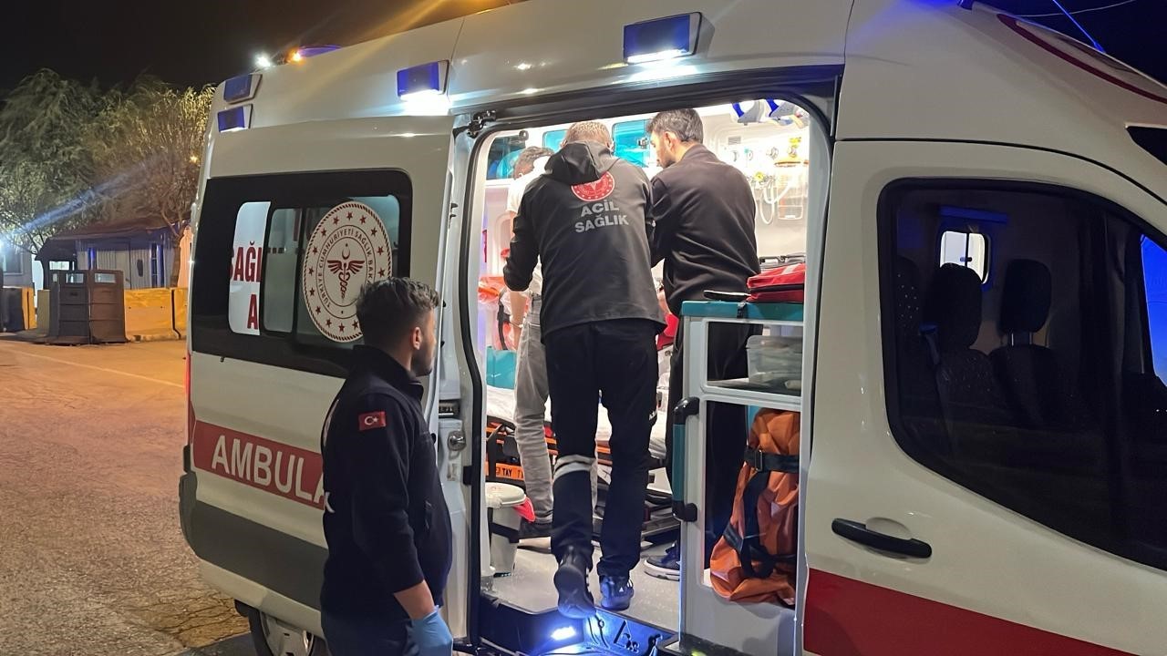 lastikleri patlatilarak durdurulan aractan uyusturucu cikti 4 8HgwHeMf