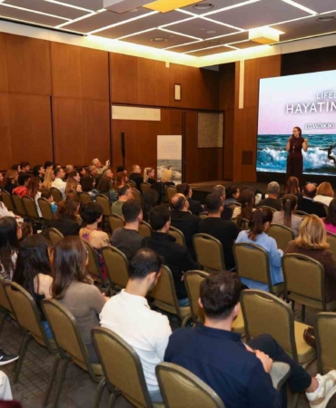 lc-waikiki-hatay-sorf-merkezi-ile-gencleri-denizin-iyilestirici-gucuyle-bulusturuyor-KHJRcf5D.jpg