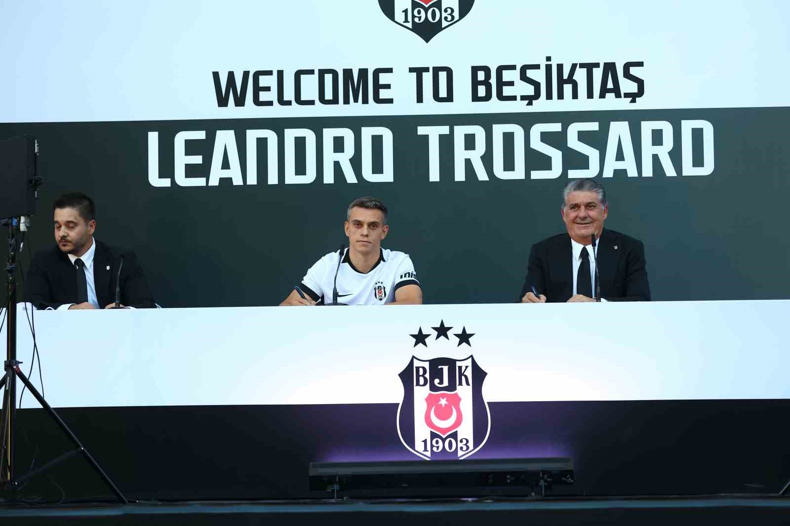 Leandro Trossard, 20 bin taraftarın önünde imzayı attı 23 leandro trossard 20 bin taraftarin onunde imzayi atti 19 JfdXnhsV