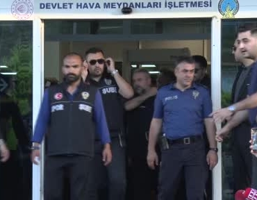 leandro-trossard-besiktas-icin-istanbula-geldi-NSIgSRS6.jpg