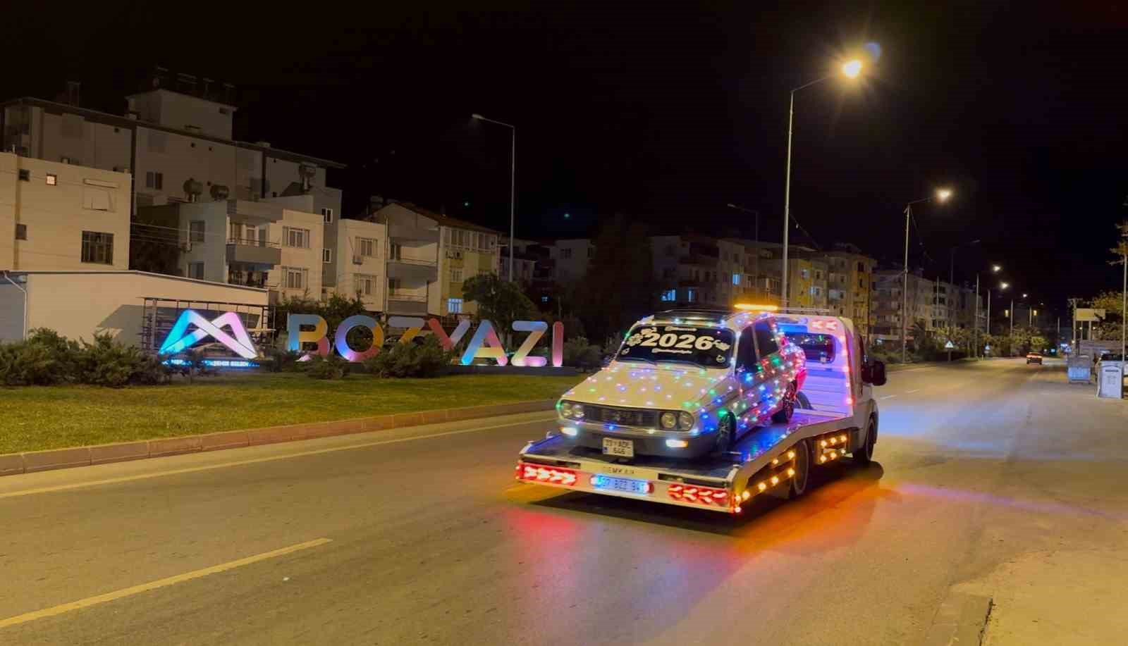 LED ışıklarla süslenen Toros dikkat çekti 7 led isiklarla suslenen toros dikkat cekti 3 TaK63255