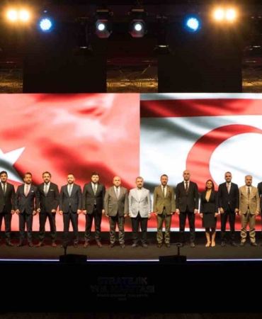 lefkosa-buyukelcisi-basceri-turk-telekom-kktcde-gunumuz-teknolojisinin-gerisinde-kalmis-telekomunikasyon-altyapisinin-yenilenmesi-rvJpjuSf.jpg