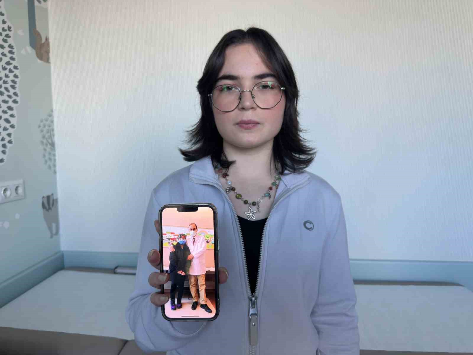 lenf kanserini yendi doktorundan ilham alip tip fakultesini kazandi yillar sonra yine ayni karede nIIlEWzE