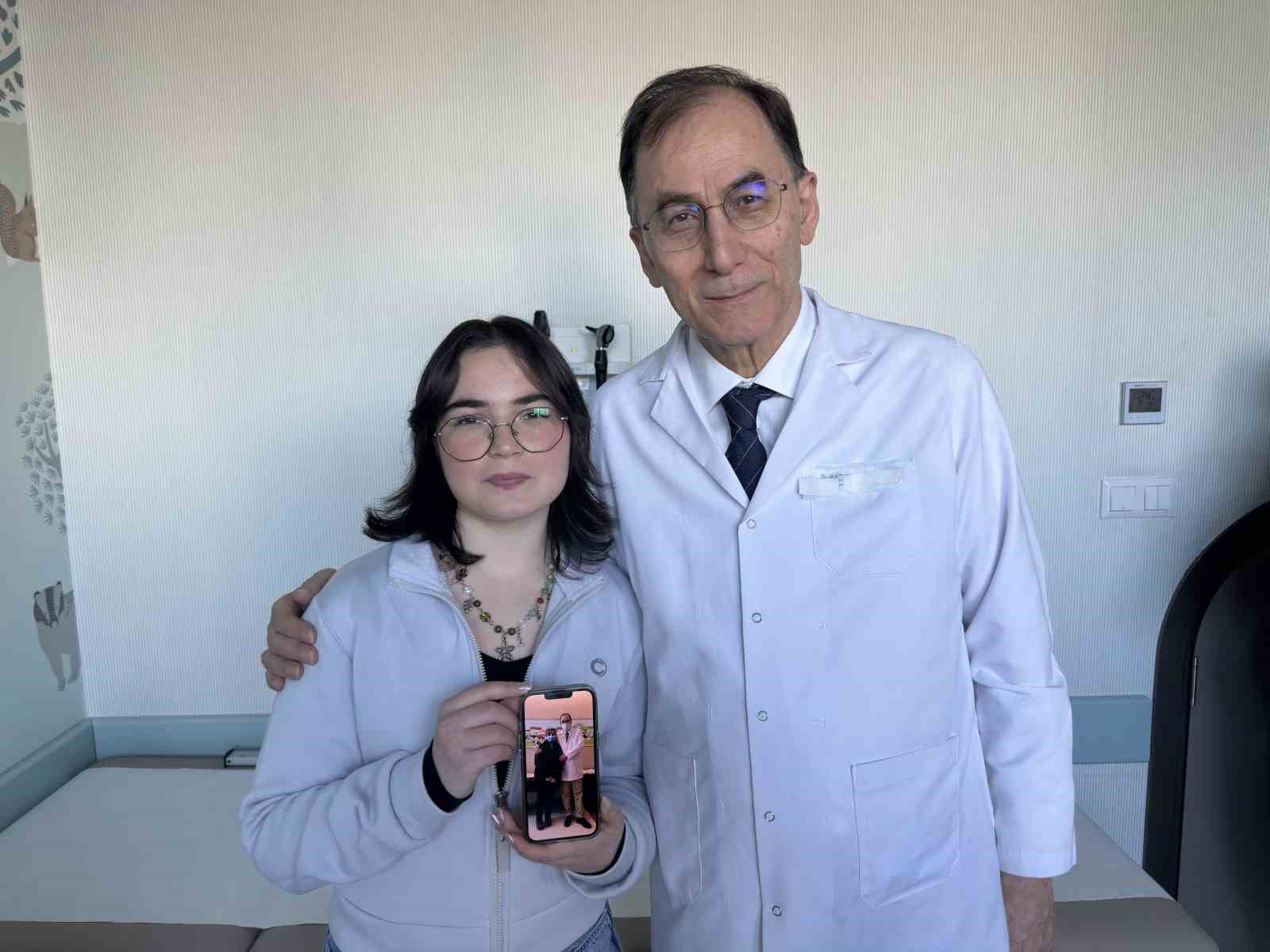 lenf kanserini yendi doktorundan ilham alip tip fakultesini kazandi yillar sonra yine ayni karede s9cqCAn3