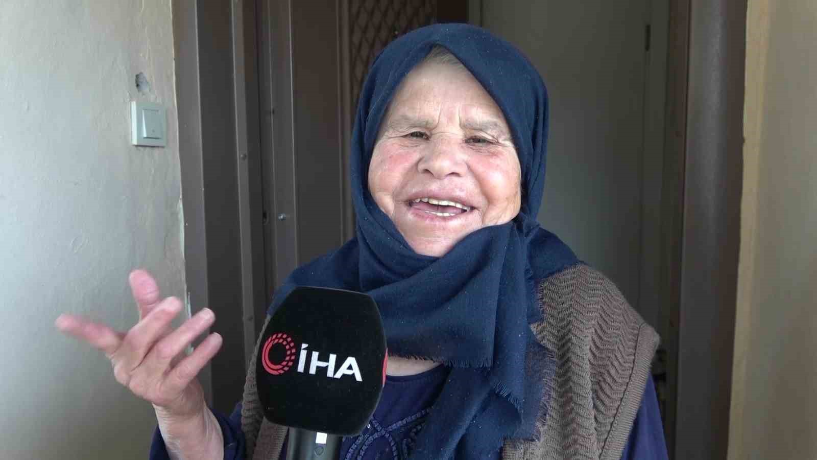 Leyleklere ‘Saygılı’ köy: Bütün elektrik direkleri yuva oldu, leylekler için tedbir alındı 9 leyleklere saygili koy butun elektrik direkleri yuva oldu leylekler icin tedbir alindi 5 LD5Xlw39
