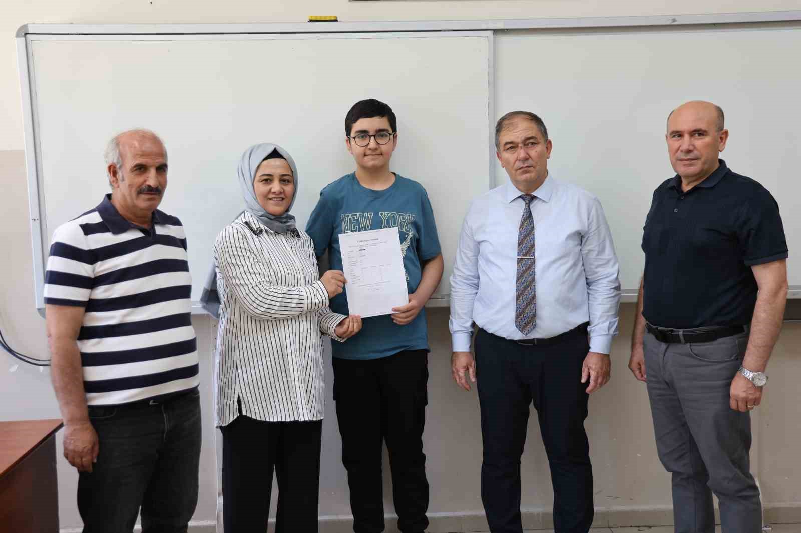 lgs birincisi firat bu basari icin 4 yildir calisiyorum 2 3MMsfyTK
