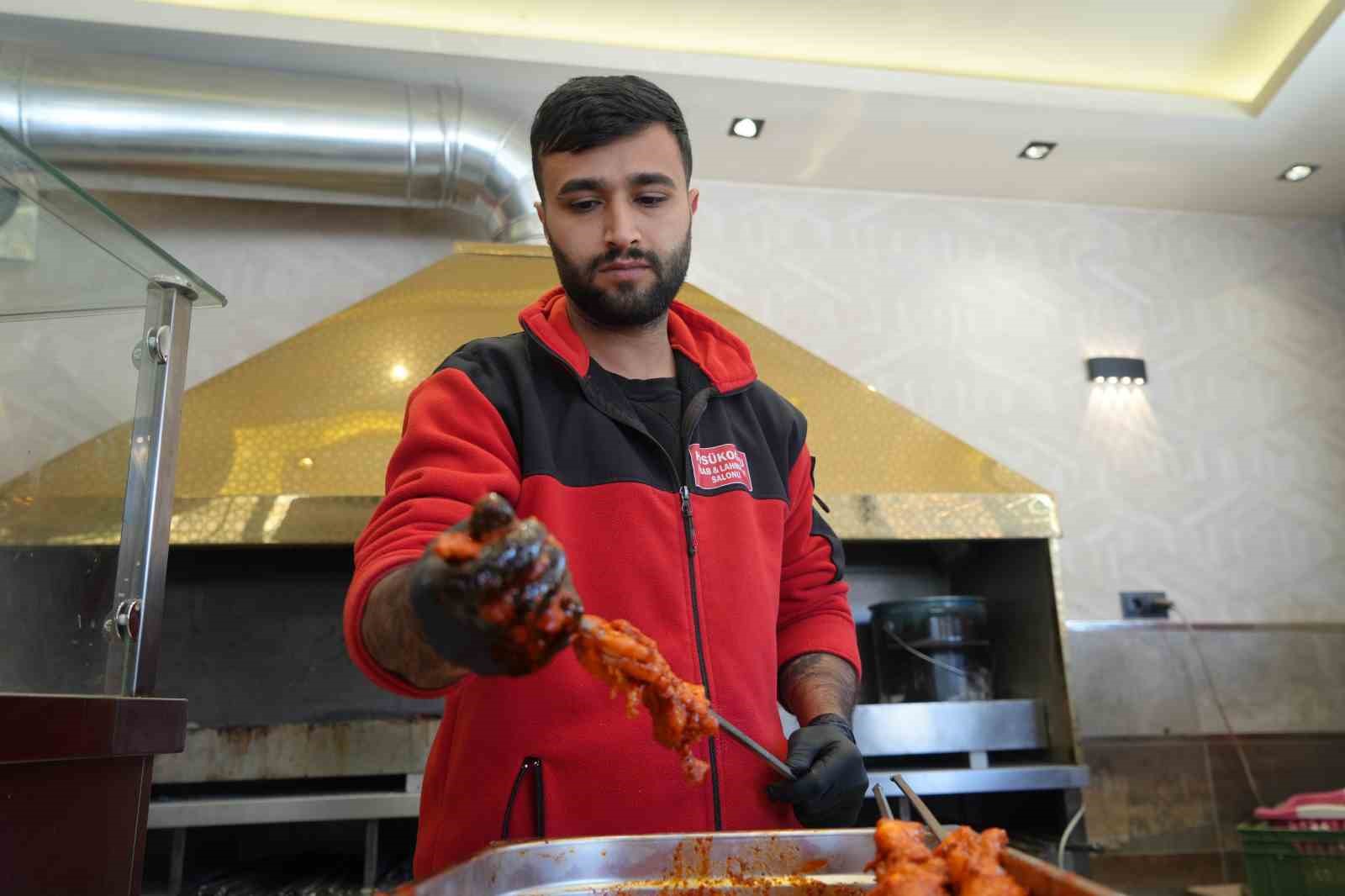 LGS çıkışı verdiği röportajla gündem olmuştu: Yıllar sonra kebap ustası olarak ortaya çıktı 9 lgs cikisi verdigi roportajla gundem olmustu yillar sonra kebap ustasi olarak ortaya cikti 5 QcwN5CZ4