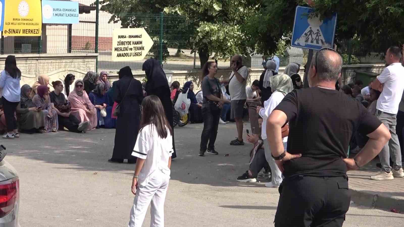 LGS heyecanı başladı, binlerce öğrenci iyi bir lise için yarışıyor 5 lgs heyecani basladi binlerce ogrenci iyi bir lise icin yarisiyor 1 pgPh3TSc
