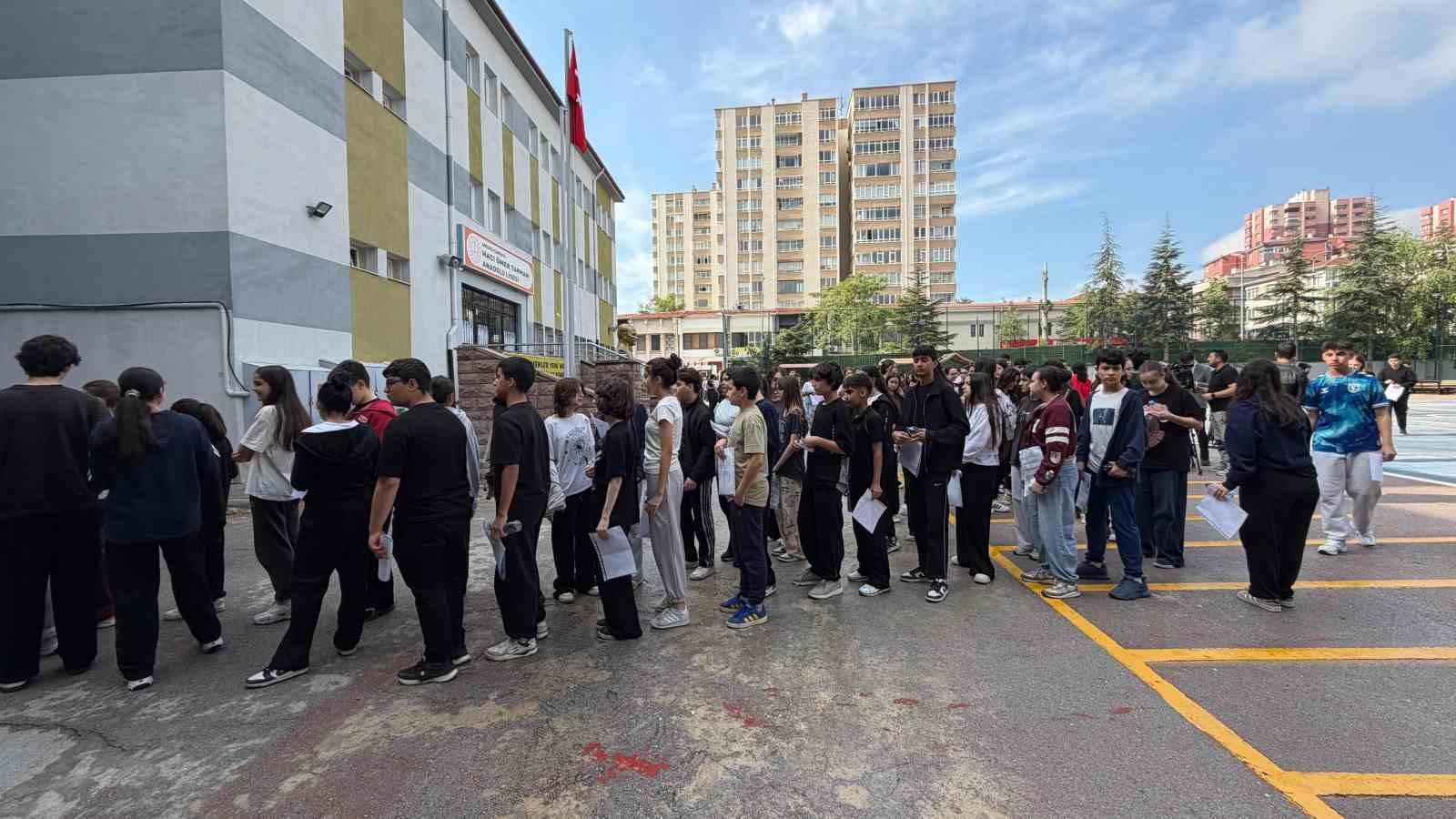 LGS’de ilk oturum tamamlanmak üzere 12 lgsde ilk oturum tamamlanmak uzere 8 IfewRyZ7