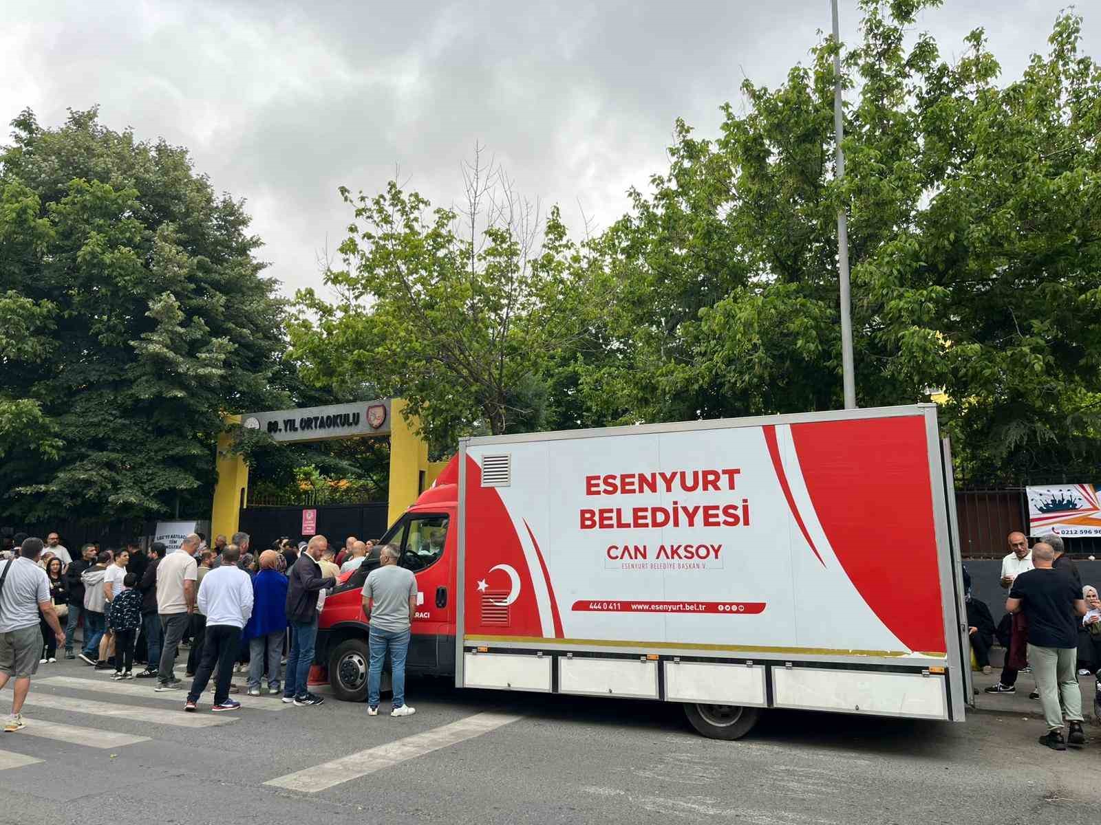 lgsde zamana karsi yaris esenyurt zabitasi ogrenciyi sinava 30 saniye kala yetistirdi 4 fE84b7yA