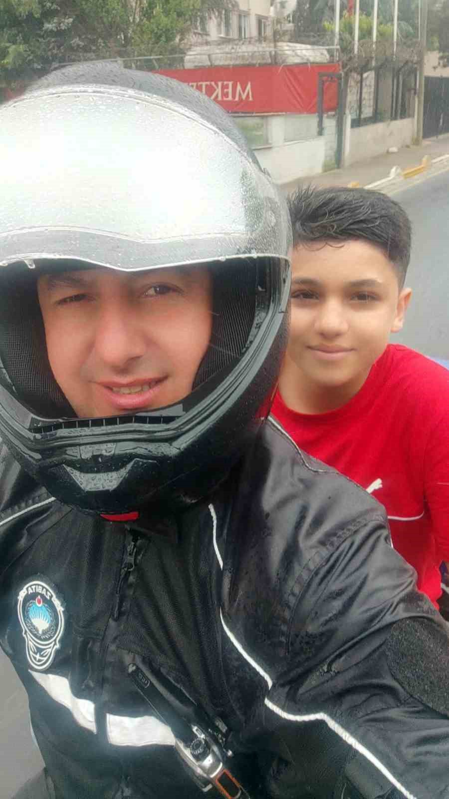 lgsde zamana karsi yaris esenyurt zabitasi ogrenciyi sinava 30 saniye kala yetistirdi 6 JyUZvBdu