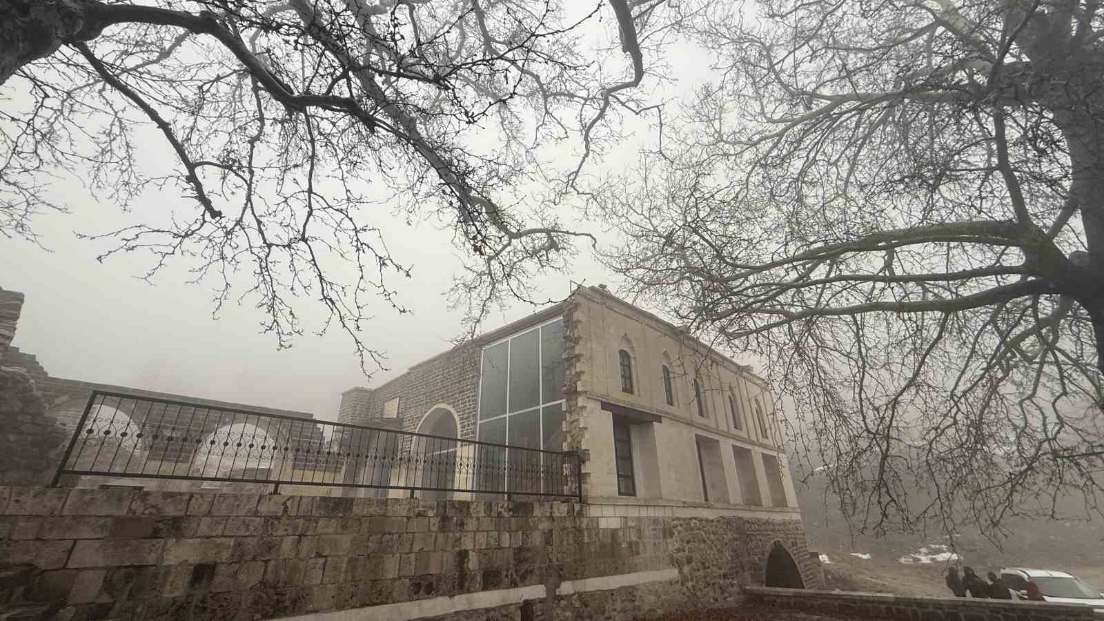 licedeki 486 yillik atak ulu camii sis icinde kaldi 7 Mceyiaf9