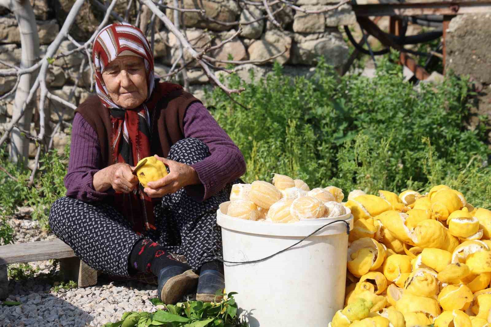 limon ve turunc kabuklari kadinlarin elinde degerleniyor 1 XLHdhn3q