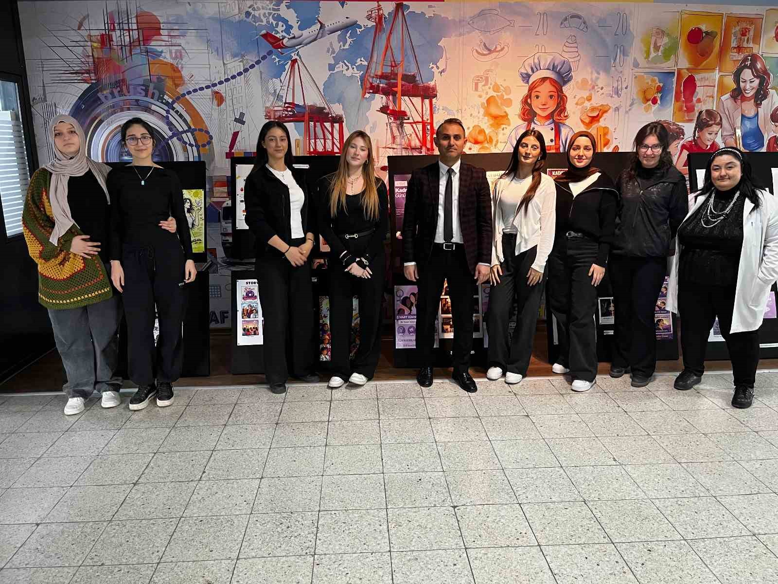 liseli ogrencilerden 8 marta anlamli sergi 1 5YpB47MS